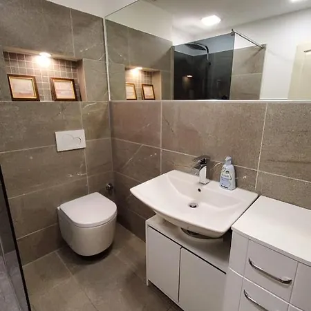 3 - Keine Party ! 6 Personen *