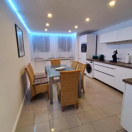 3 - Keine Party ! 6 Personen * Düsseldorf