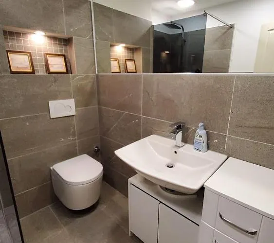 3 - Keine Party ! 6 Personen *