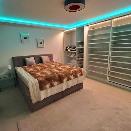 3 - Keine Party ! 6 Personen * デュッセルドルフ