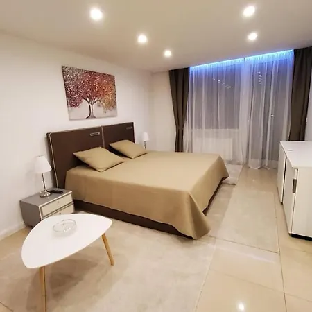 3 - Keine Party ! 6 Personen *