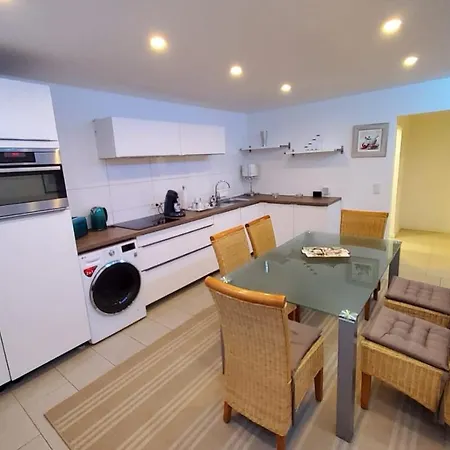 3 - Keine Party ! 6 Personen * Düsseldorf