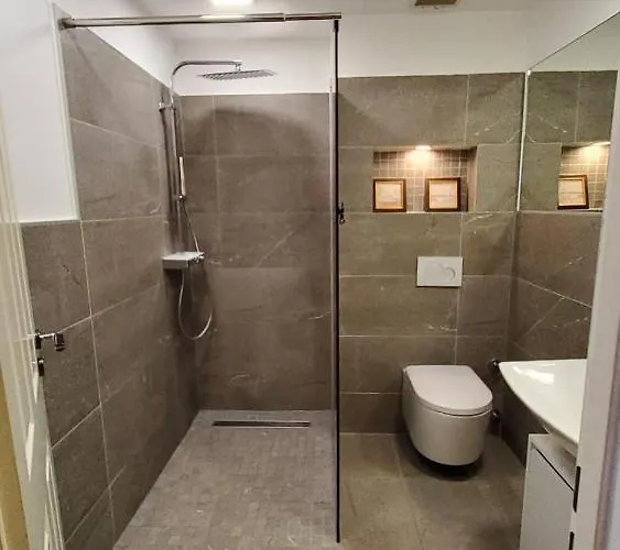 3 - Keine Party ! 6 Personen Apartman Düsseldorf