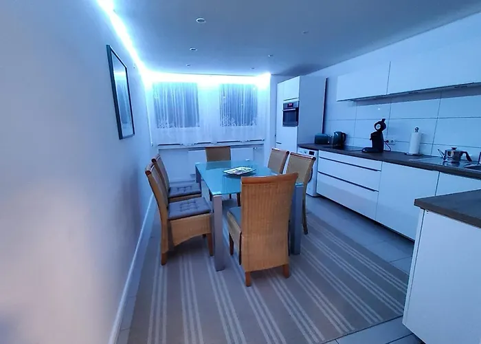 3 - Keine Party ! 6 Personen Apartman Düsseldorf