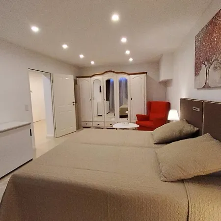 3 - Keine Party ! 6 Personen Apartmán Düsseldorf