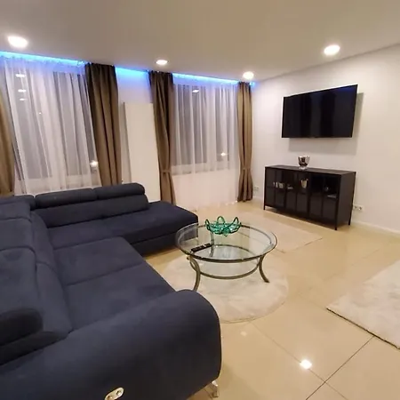 3 - Keine Party ! 6 Personen Apartmán *