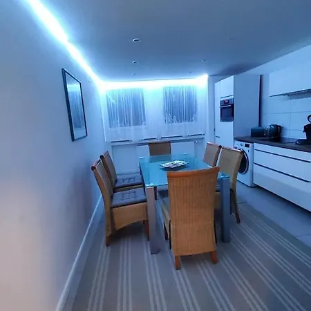 3 - Keine Party ! 6 Personen Apartamento